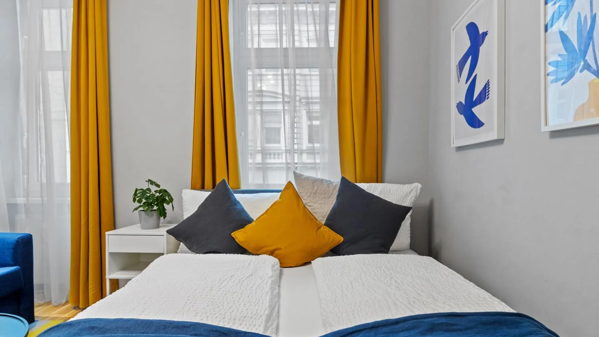 Very Spacious Apartment With A Wintergarden And Terrace, 1 Minute To Tram Station Vienna Austria