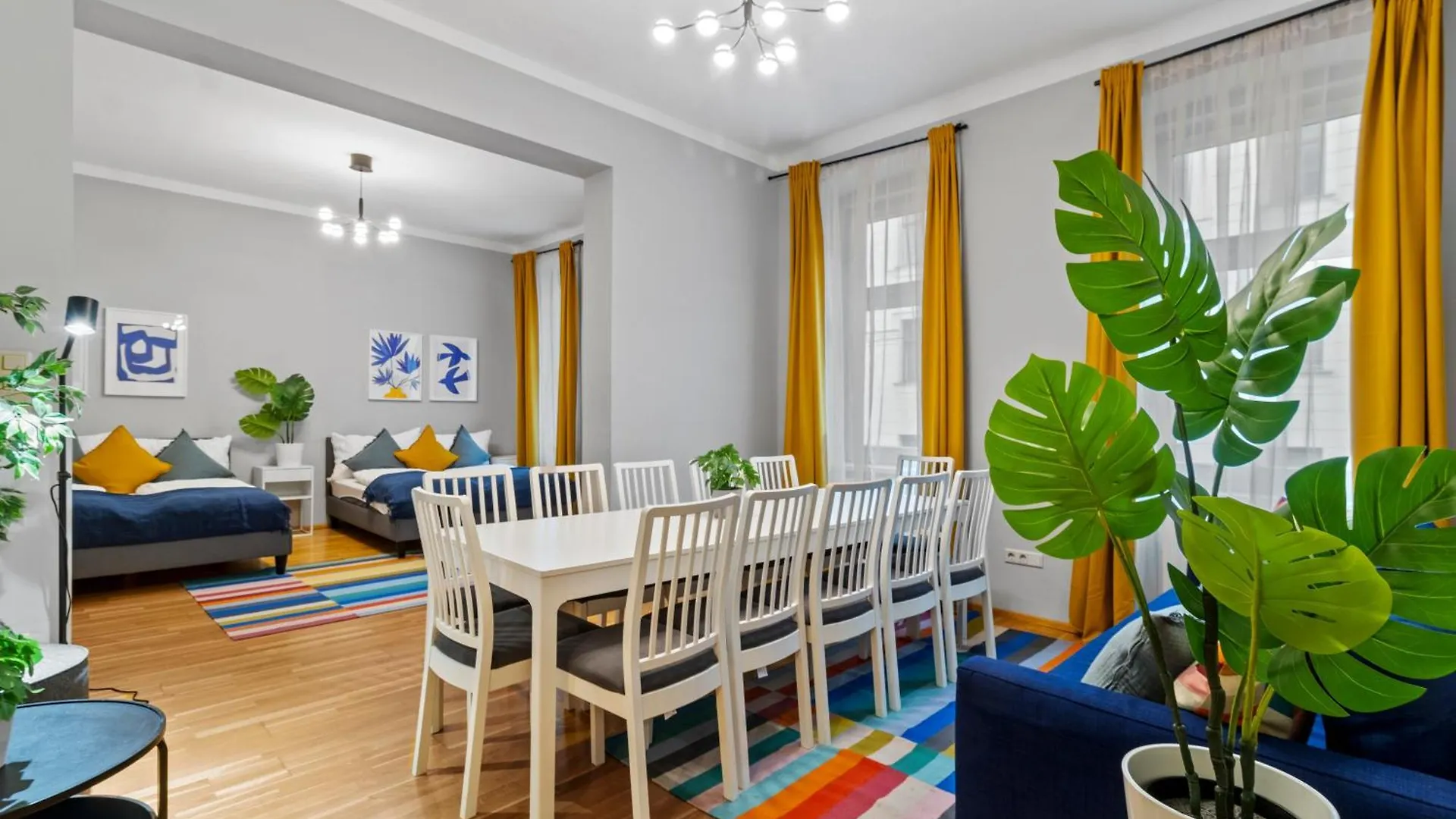 Very Spacious Apartment With A Wintergarden And Terrace, 1 Minute To Tram Station Vienna