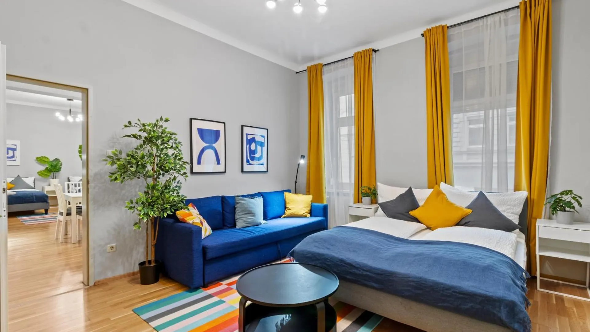 Very Spacious Apartment With A Wintergarden And Terrace, 1 Minute To Tram Station Vienna