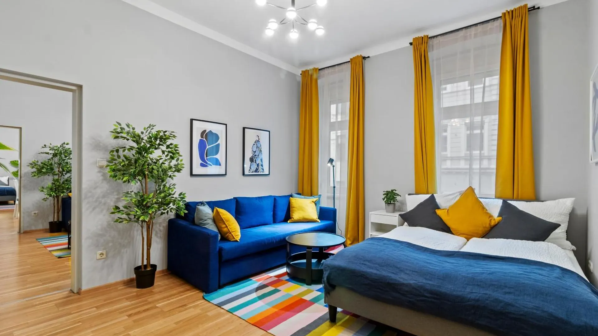 Very Spacious Apartment With A Wintergarden And Terrace, 1 Minute To Tram Station Viena